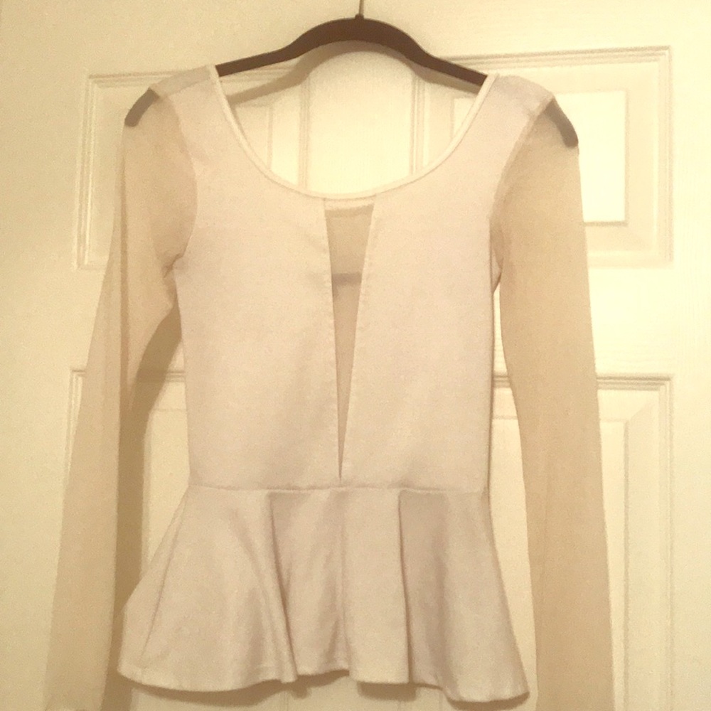 HOLIDAY PARTY White peplum plunge top